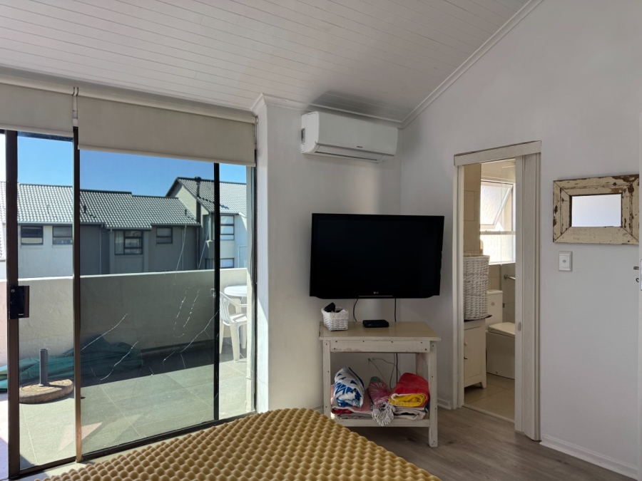 To Let 4 Bedroom Property for Rent in Bowtie Western Cape